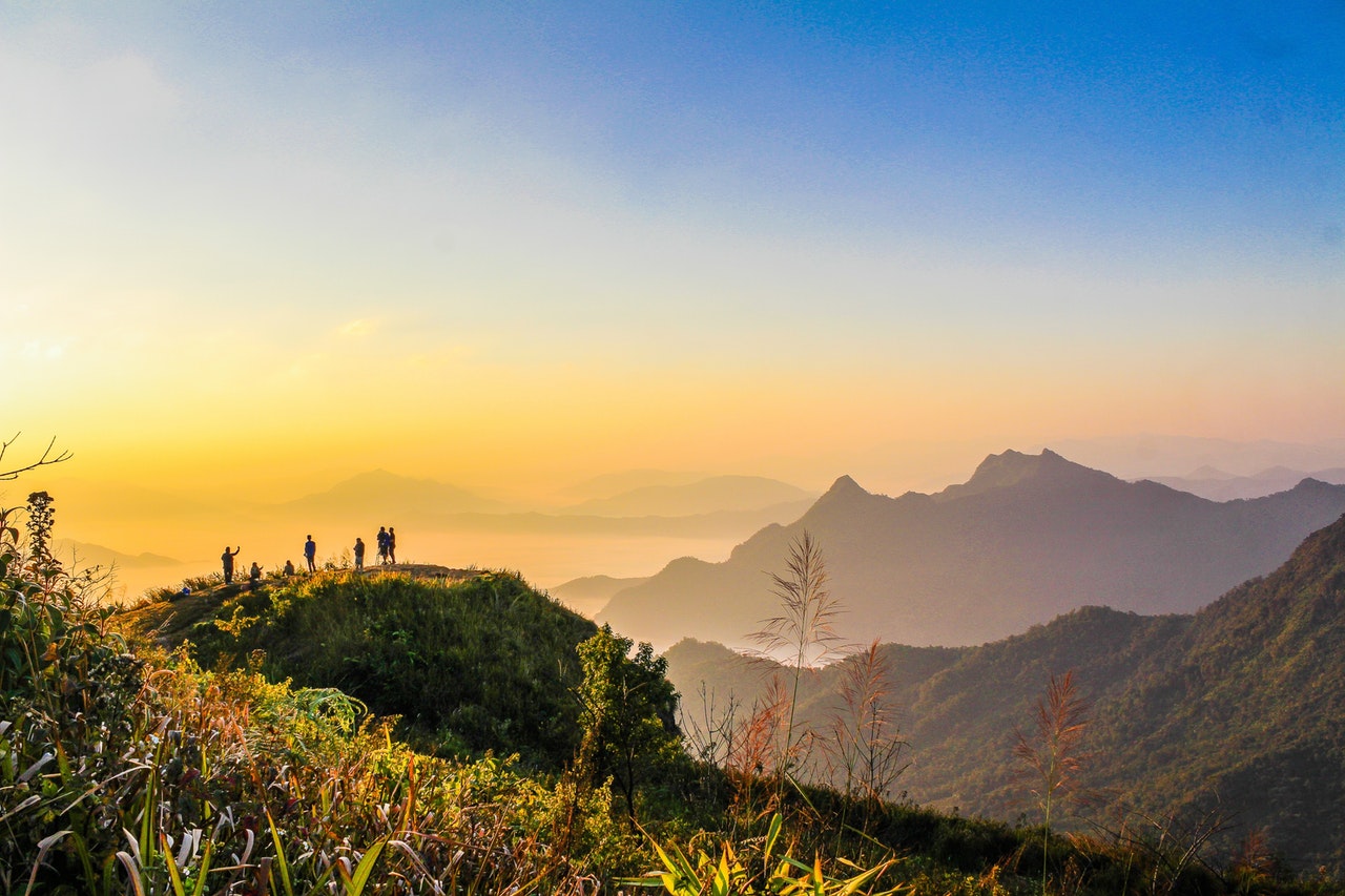 Pradžia Photo Of People Standing On Top Of Mountain Near Grasses 733162
